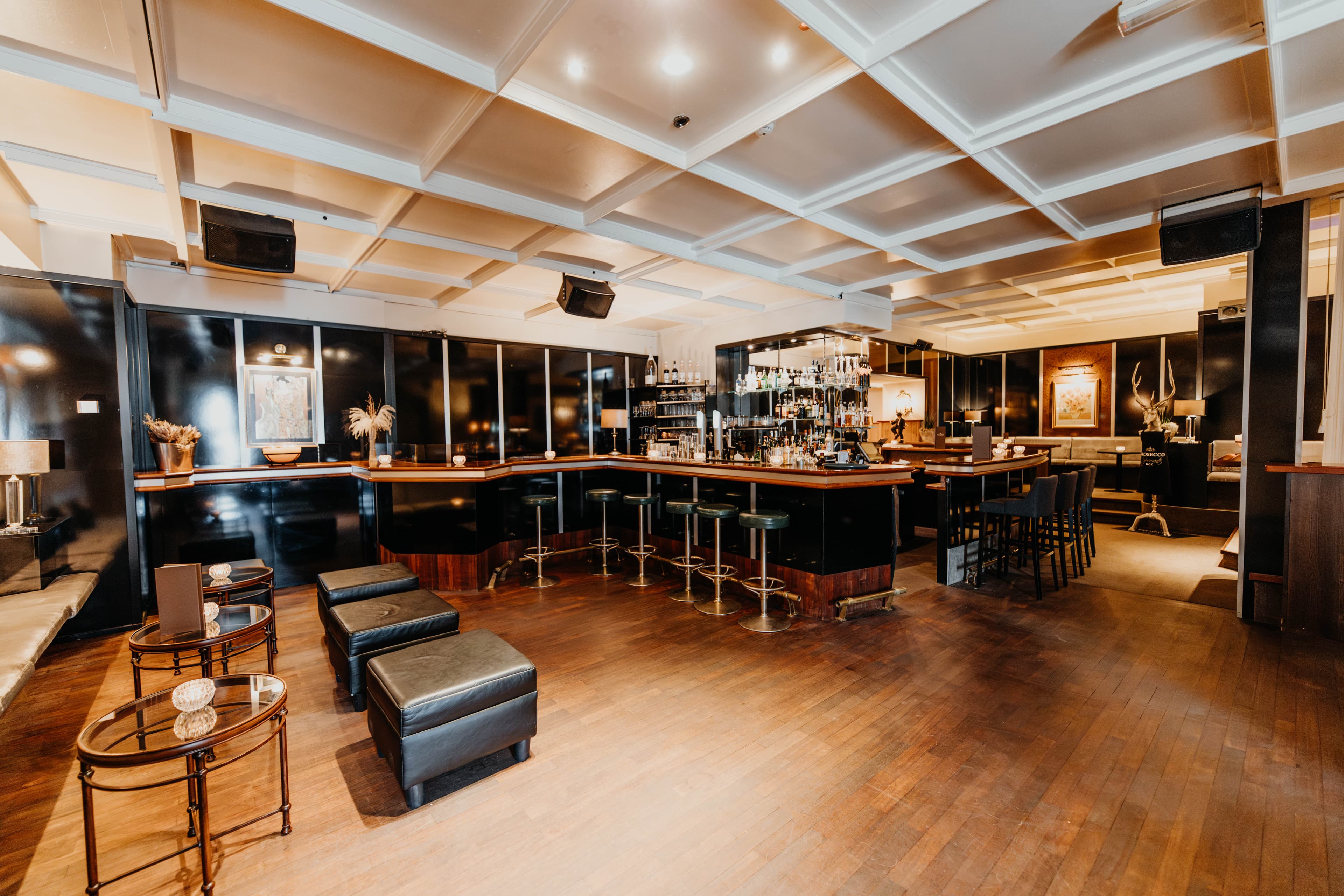 Hotelbar am Abend